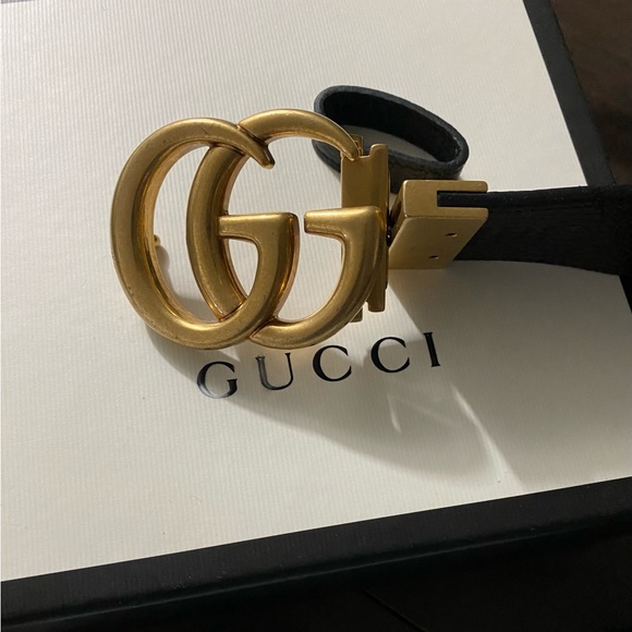 REVERSIBLE LEATHER BELT WITH DOUBLE G BUCKLE in excellent condition!!! - Picture 2 of 4